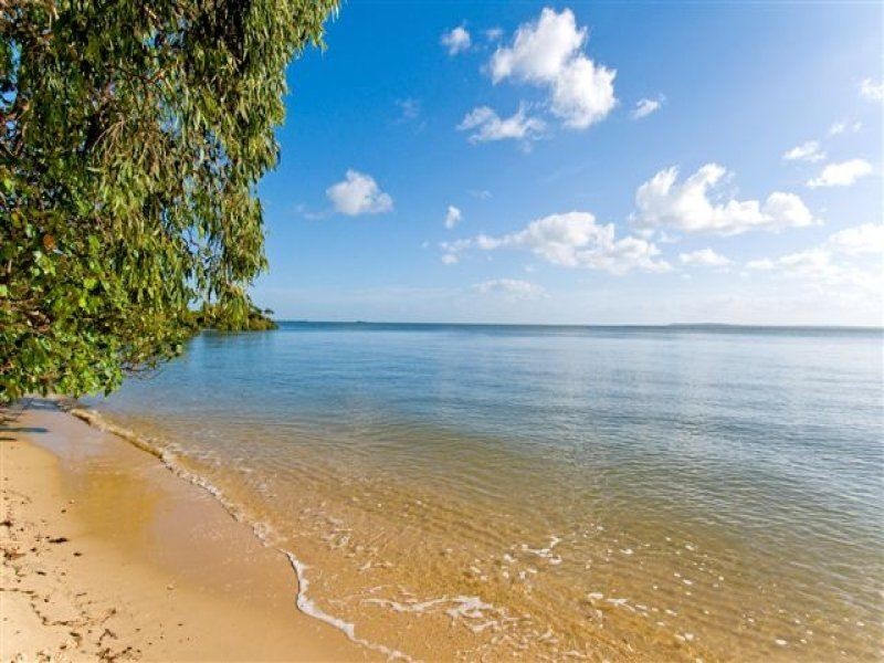 378 Victoria Parade, Coochiemudlo Island QLD 4184