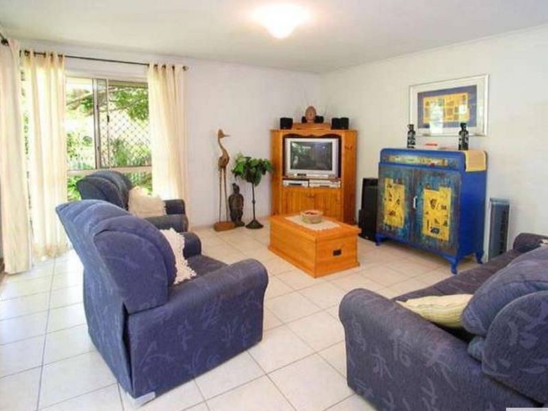 8 MAXWELL PL, Wynnum West QLD 4178