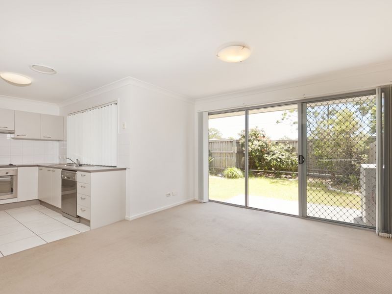 8/110 LEXEY CRES, Wakerley QLD 4154