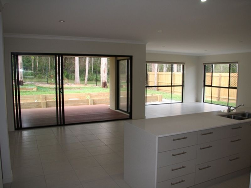 27 Bridgewater Place, Lota QLD 4179
