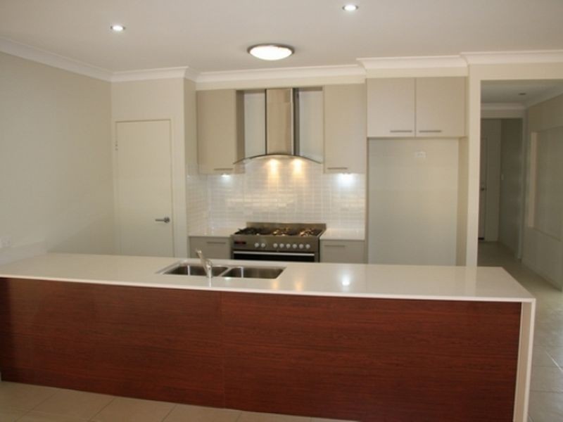 27 Bridgewater Place, Lota QLD 4179