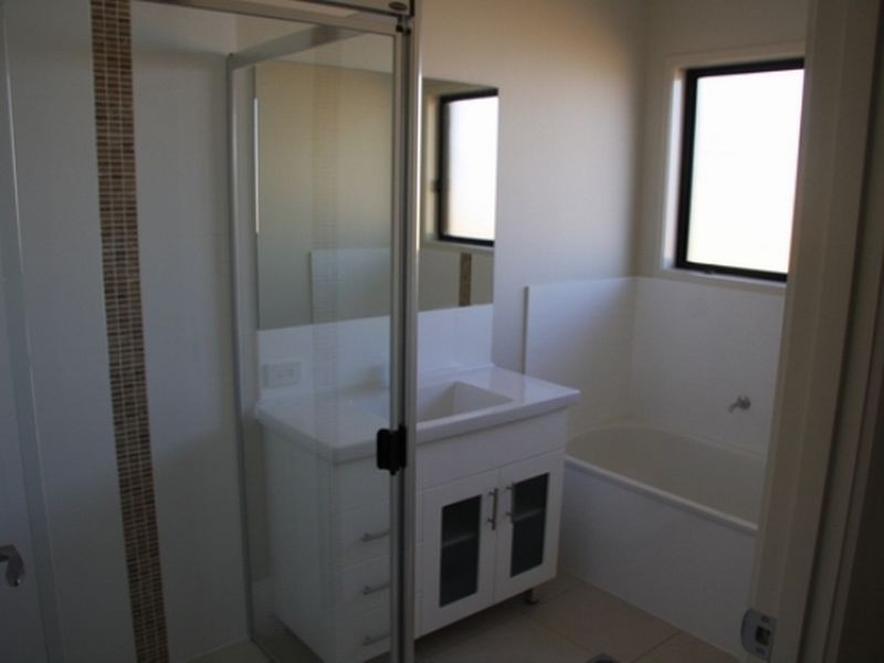 27 Bridgewater Place, Lota QLD 4179