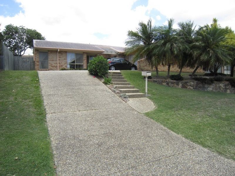 147 Meadowlands Rd, Carindale QLD 4152