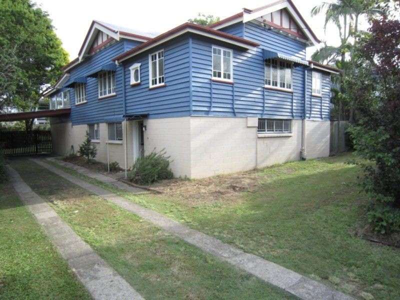 126 Barton Rd, Hawthorne QLD 4171
