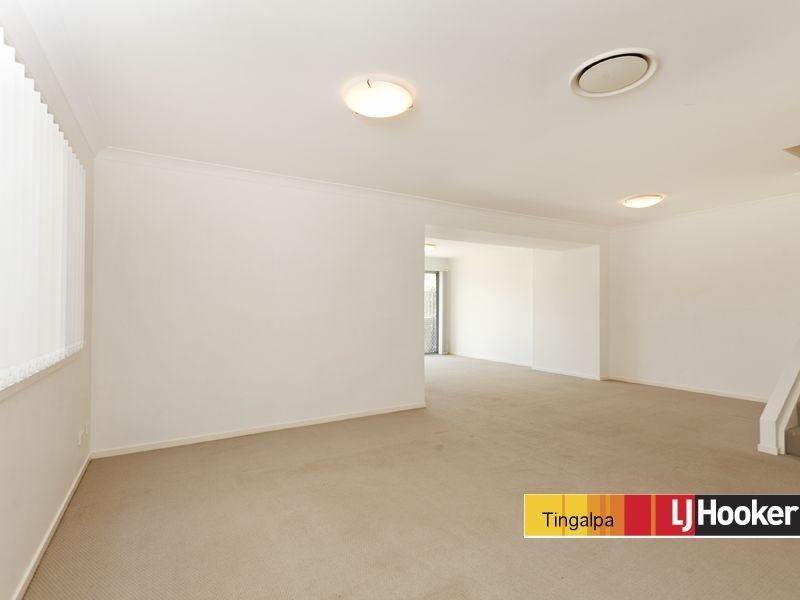 8/110 Lexey Cres, Wakerley QLD 4154