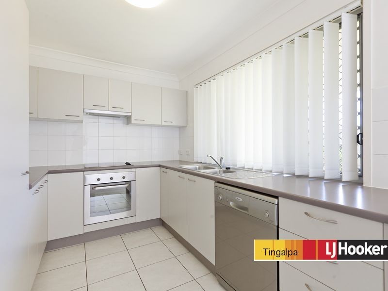 8/110 Lexey Cres, Wakerley QLD 4154