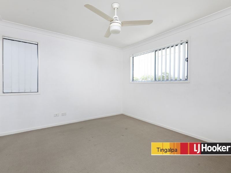 8/110 Lexey Cres, Wakerley QLD 4154