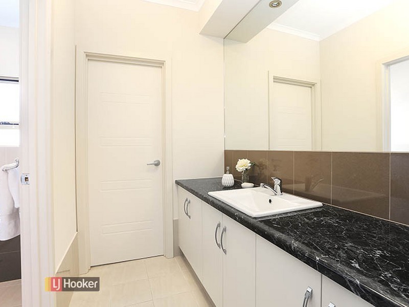 57 Nelson Crescent, Mawson Lakes SA 5095