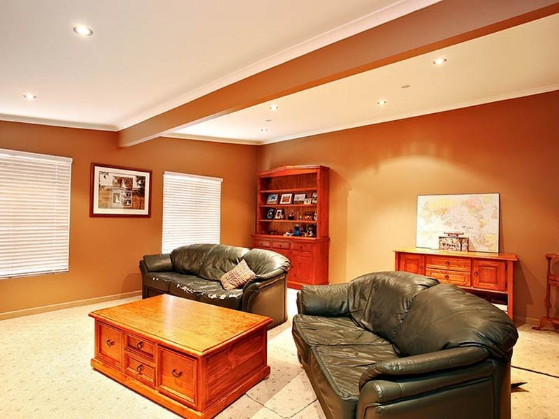 169 Brougham Dr, Valley View SA 5093