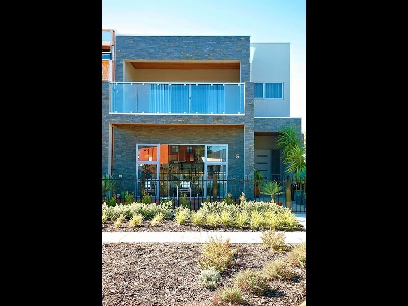 5 Morphett Pl, Mawson Lakes SA 5095