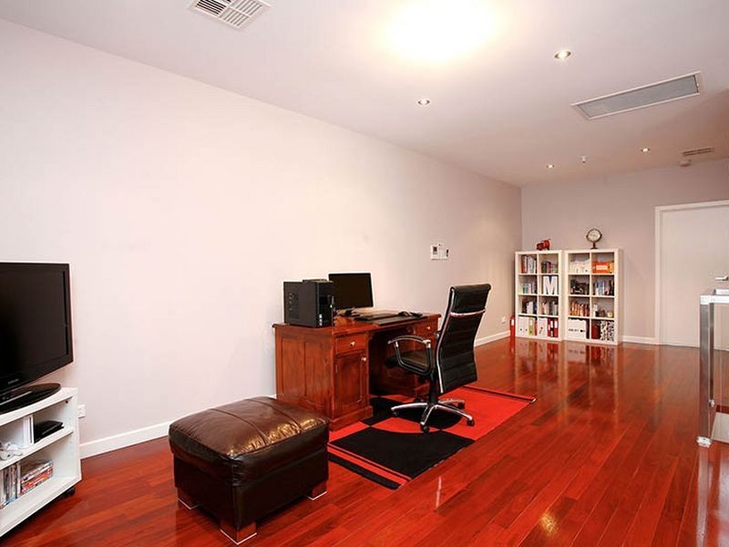 5 Morphett Pl, Mawson Lakes SA 5095