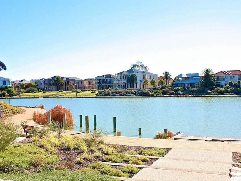 5 Morphett Pl, Mawson Lakes SA 5095