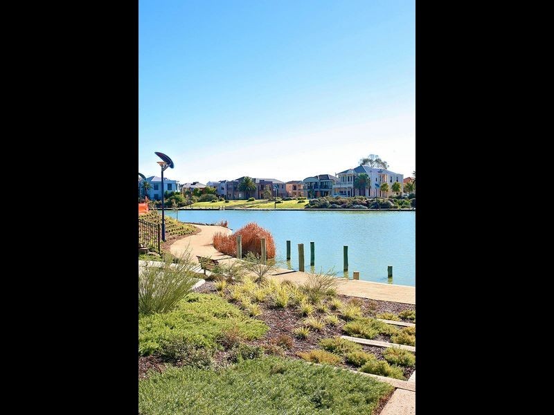 5 Morphett Pl, Mawson Lakes SA 5095