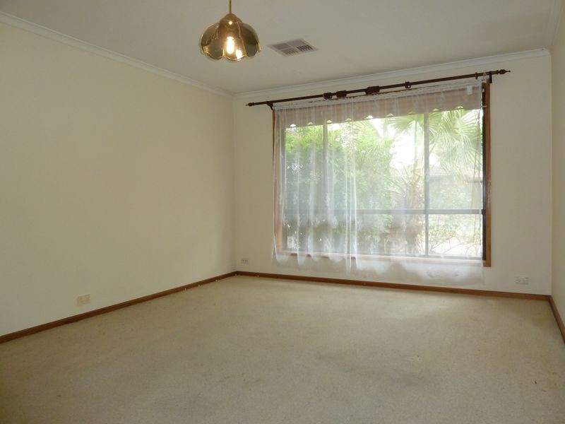 9 Caulfield Cres, Paralowie SA 5108