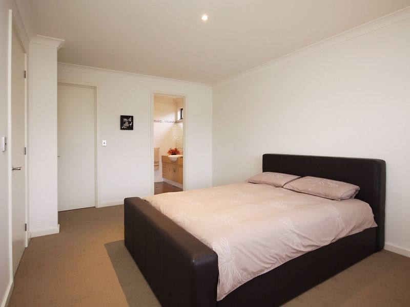 11 Innes Circuit, Mawson Lakes SA 5095