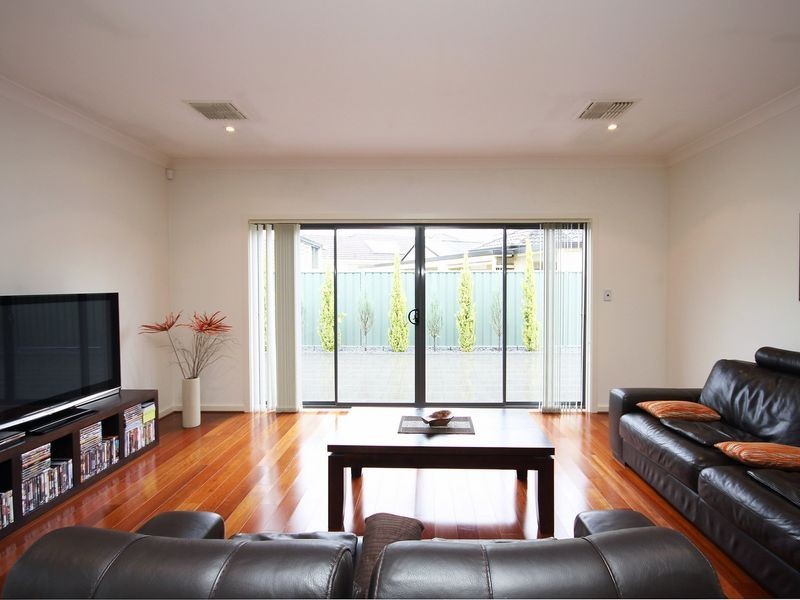 11 Innes Circuit, Mawson Lakes SA 5095