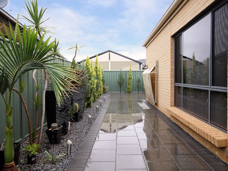 11 Innes Circuit, Mawson Lakes SA 5095