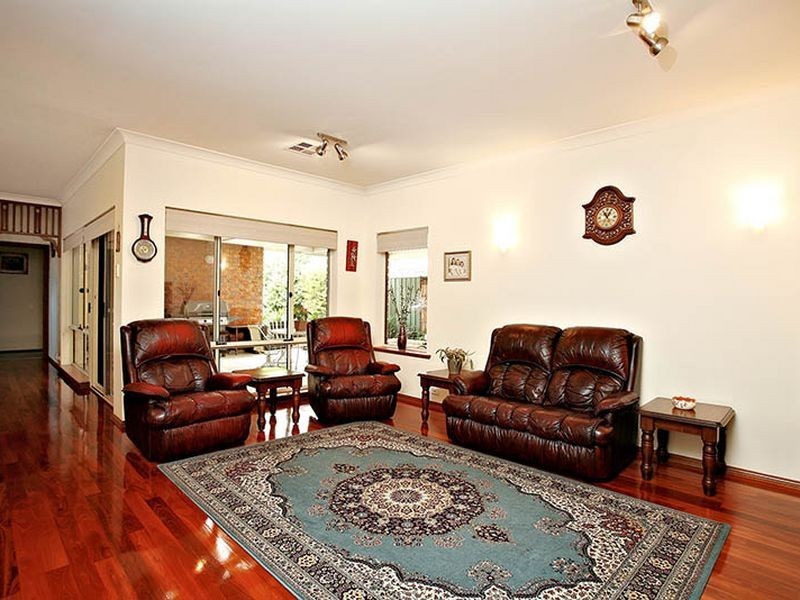 9 Grassmere Pl, Mawson Lakes SA 5095