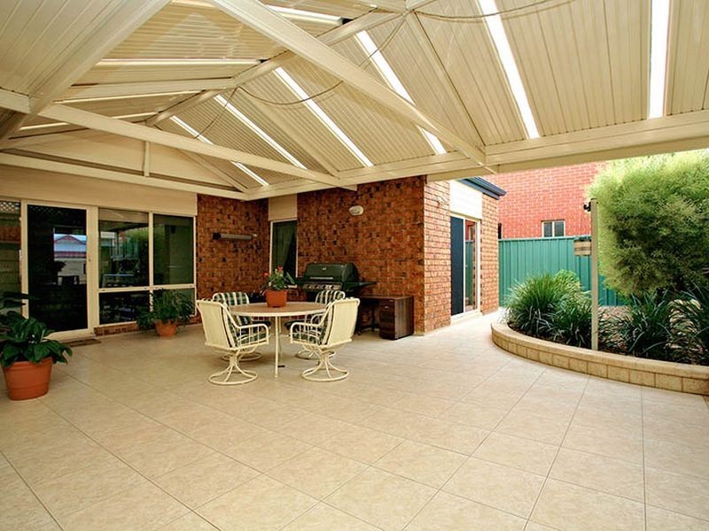 9 Grassmere Pl, Mawson Lakes SA 5095