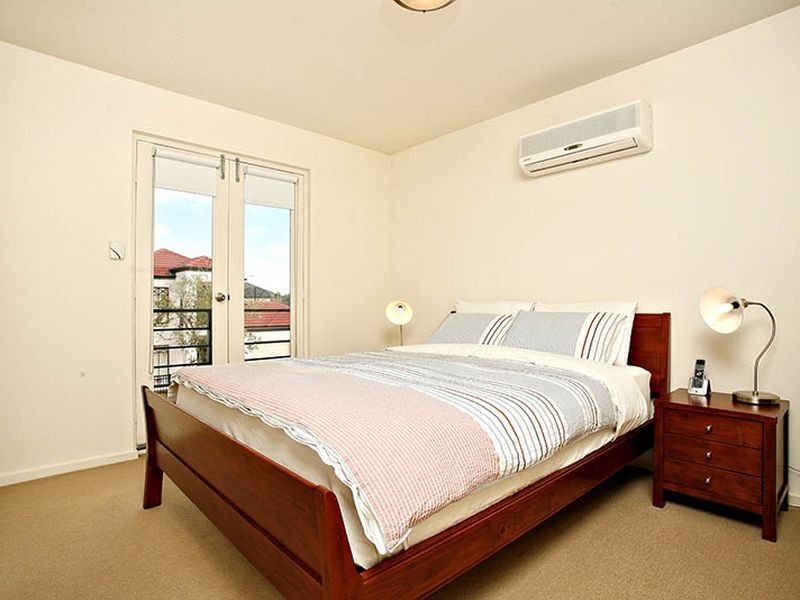 2 Shipsters Lane, Mawson Lakes SA 5095