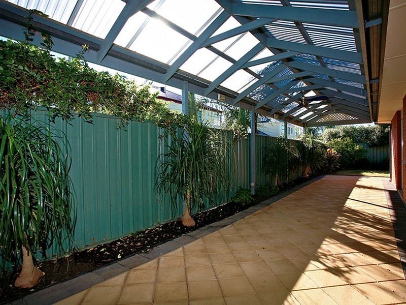4 Maple Circuit, Mawson Lakes SA 5095