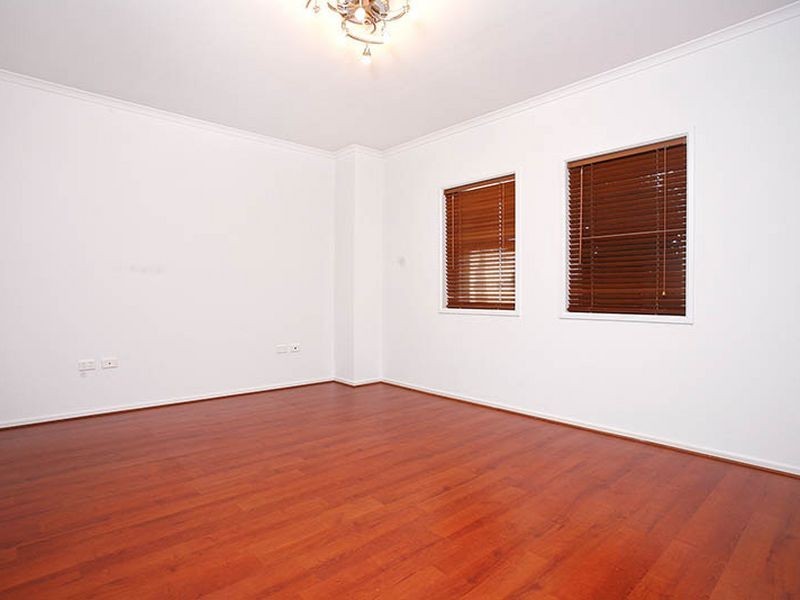 4 Maple Circuit, Mawson Lakes SA 5095
