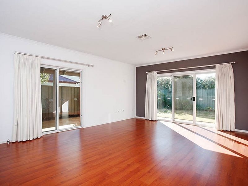 4 Maple Circuit, Mawson Lakes SA 5095