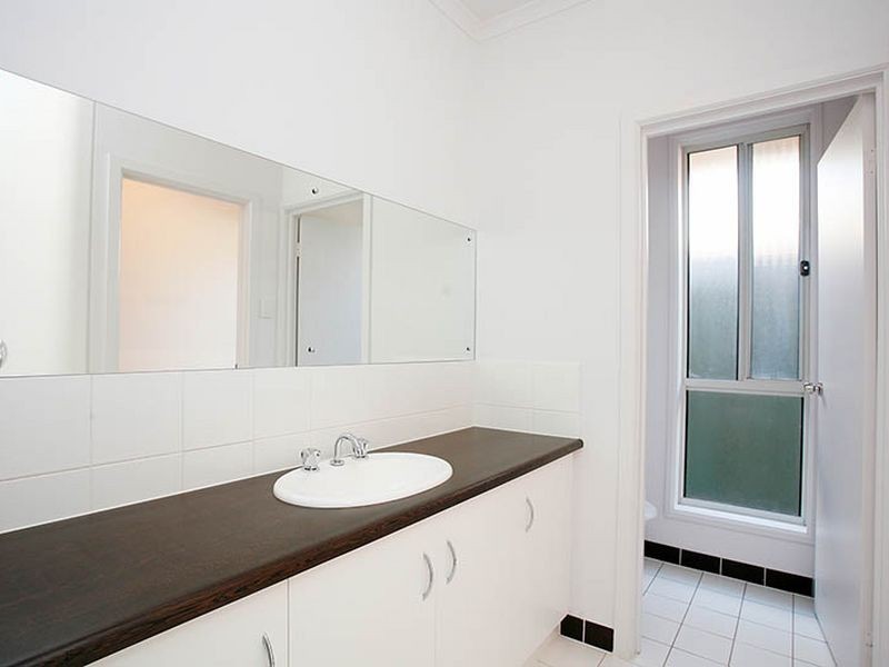 4 Maple Circuit, Mawson Lakes SA 5095