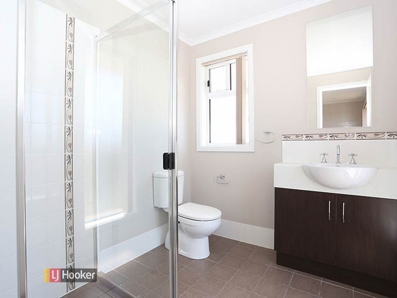 7 Caswell Cct, Mawson Lakes SA 5095