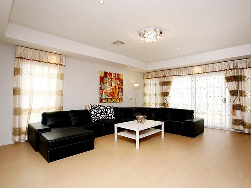 39 Phillipson Cct, Mawson Lakes SA 5095