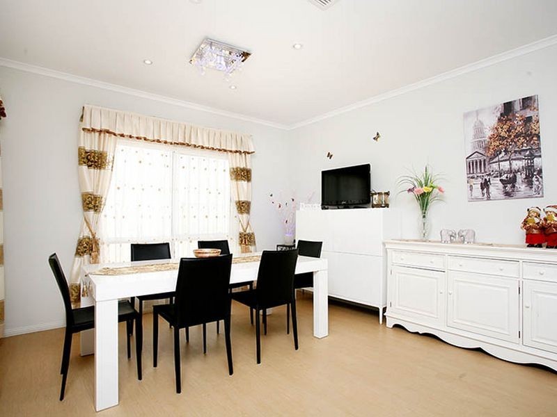 39 Phillipson Cct, Mawson Lakes SA 5095