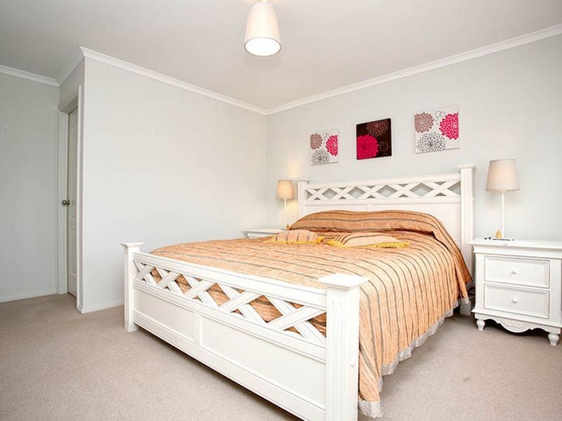 39 Phillipson Cct, Mawson Lakes SA 5095