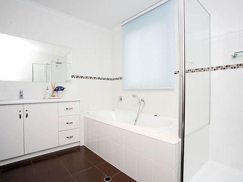 39 Phillipson Cct, Mawson Lakes SA 5095