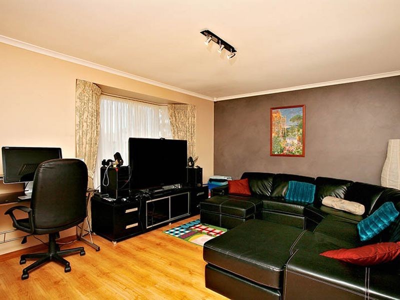 9 Linwood Cres, Parafield Gardens SA 5107