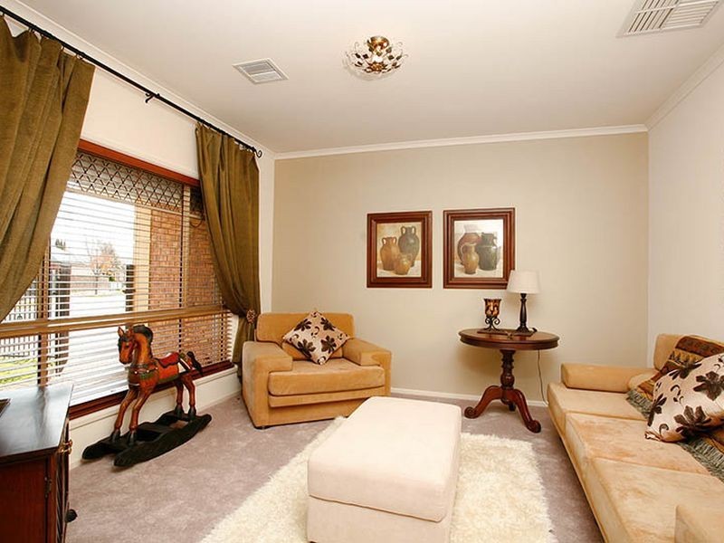 25 Avocet Drive, Mawson Lakes SA 5095