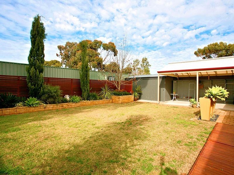 25 Avocet Drive, Mawson Lakes SA 5095