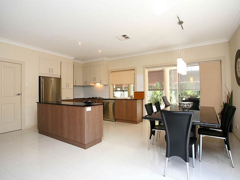 12 Fowler St, Mawson Lakes SA 5095