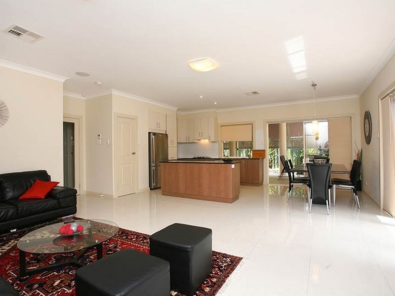 12 Fowler St, Mawson Lakes SA 5095