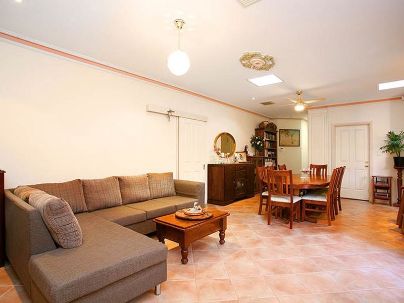 20 Hamilton Pl, Mawson Lakes SA 5095