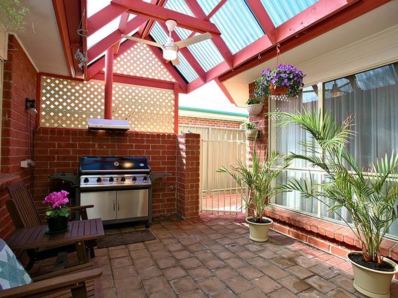 20 Hamilton Pl, Mawson Lakes SA 5095