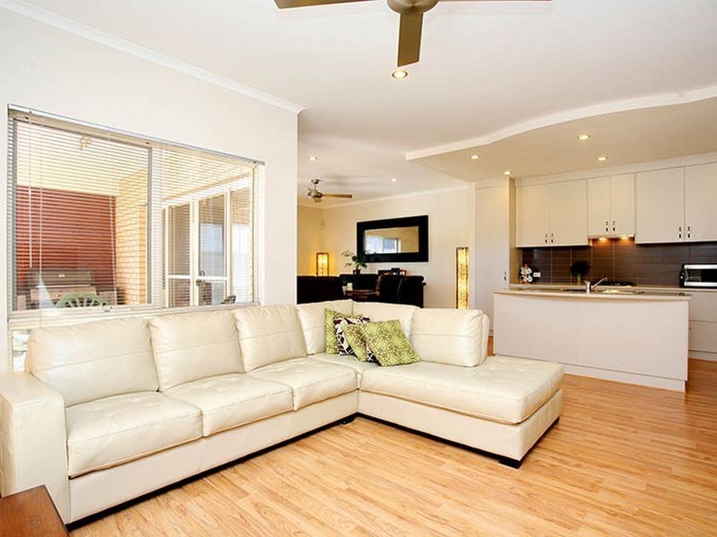 38 Emerald St, Mawson Lakes SA 5095