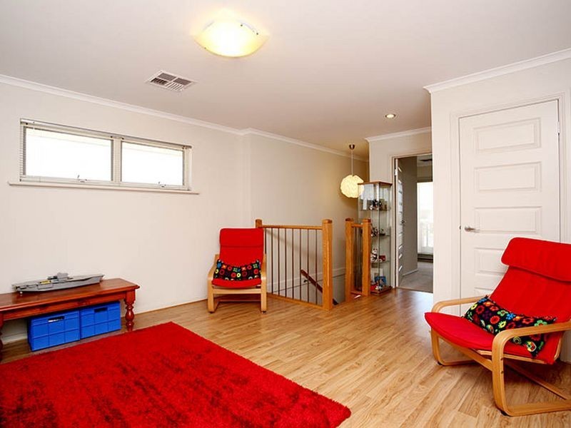 38 Emerald St, Mawson Lakes SA 5095