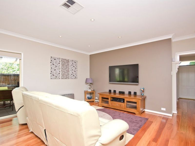 29 Avocet Dr, Mawson Lakes SA 5095