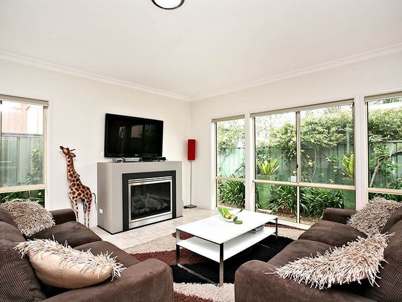 4 Tobin Ct, Mawson Lakes SA 5095