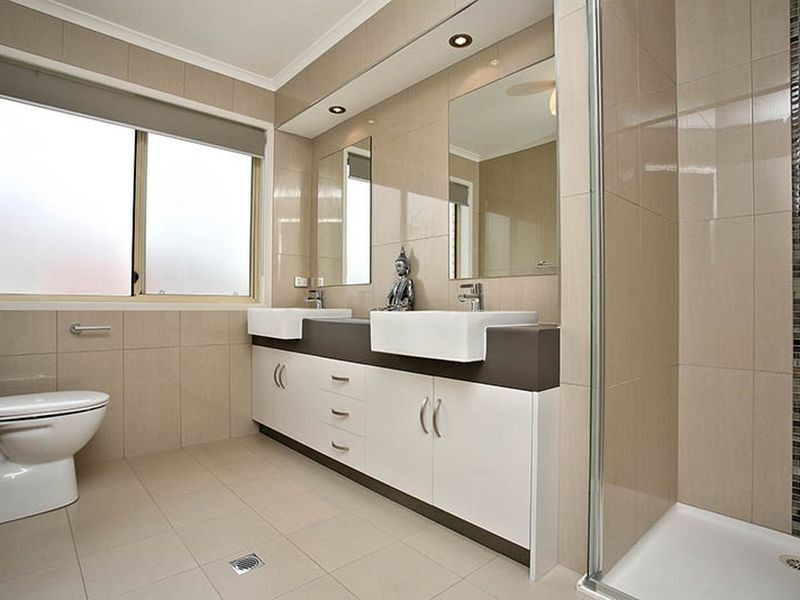 4 Tobin Ct, Mawson Lakes SA 5095