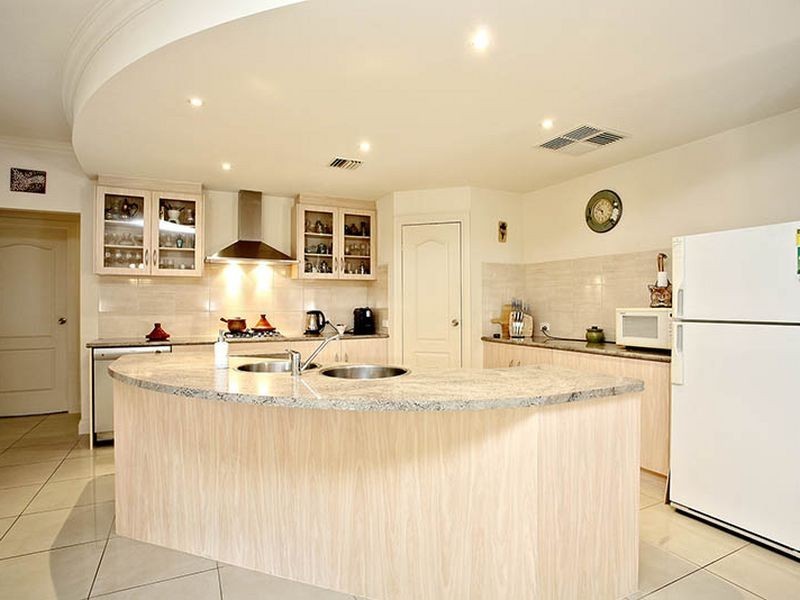 27 Avocet Dr, Mawson Lakes SA 5095