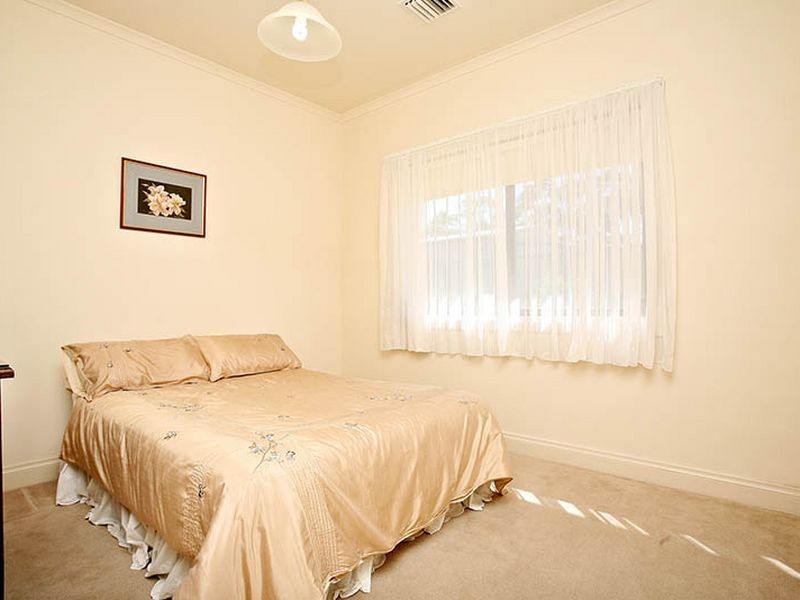 27 Avocet Dr, Mawson Lakes SA 5095