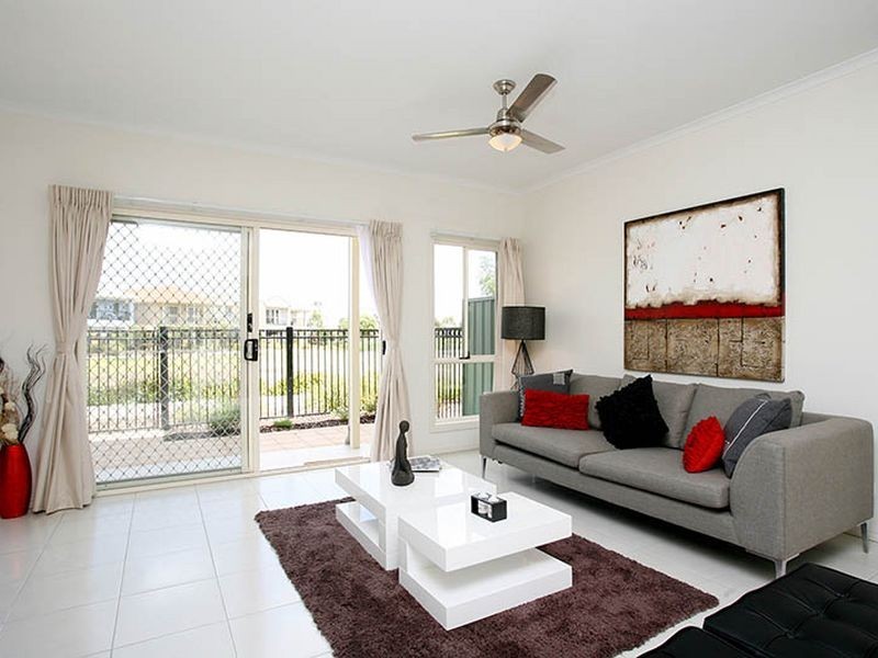 15 Macmillan Ave, Mawson Lakes SA 5095