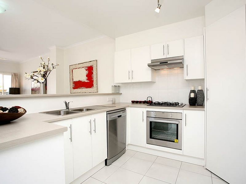 15 Macmillan Ave, Mawson Lakes SA 5095