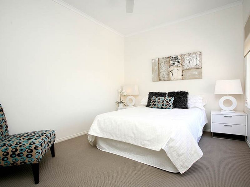 15 Macmillan Ave, Mawson Lakes SA 5095
